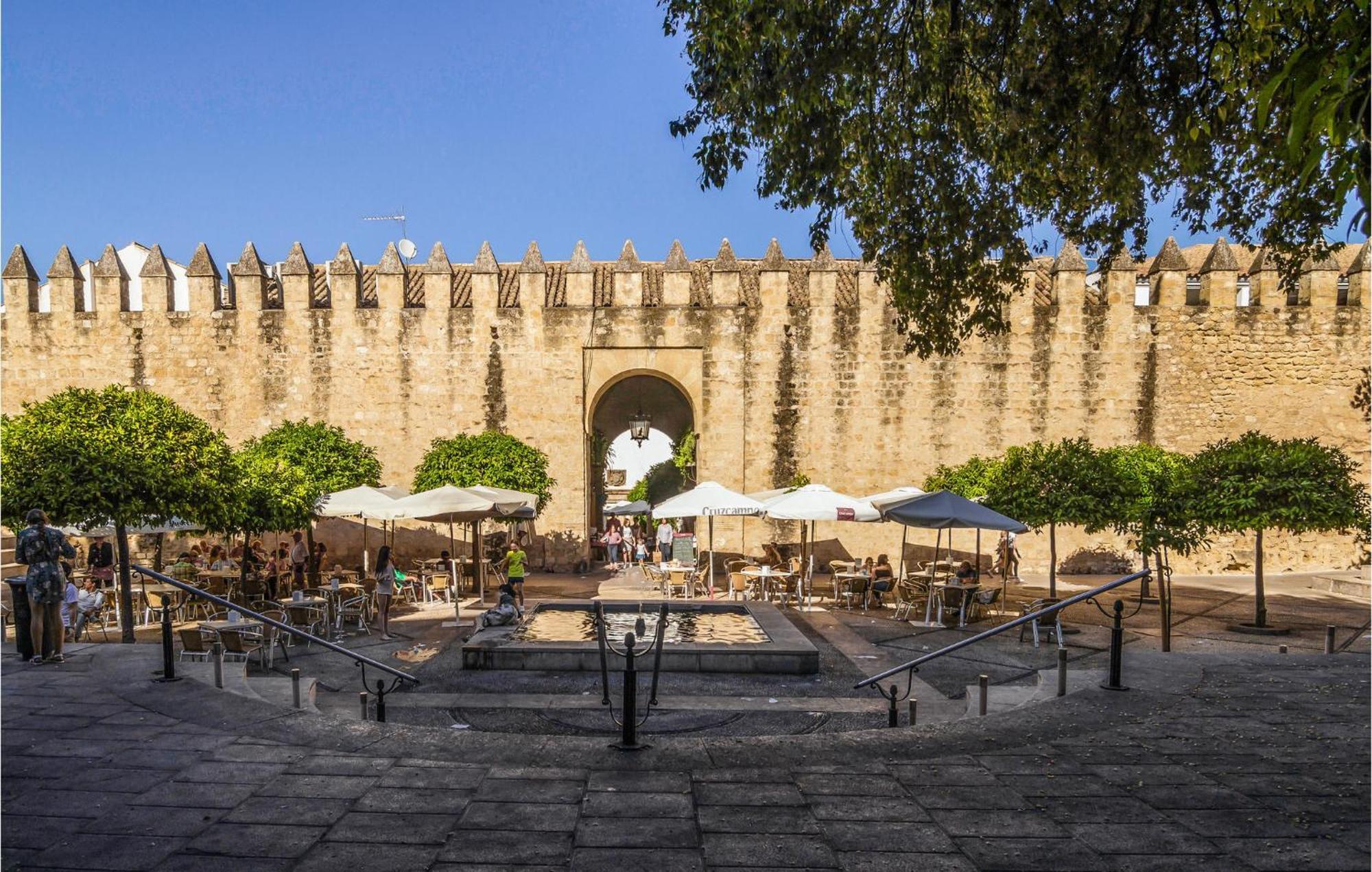 Lovely Apartment In Cordoba With Kitchen ภายนอก รูปภาพ