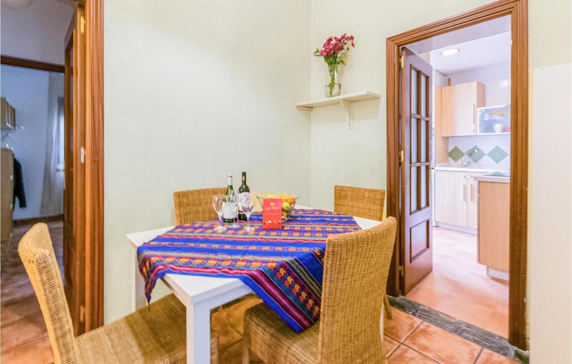 Lovely Apartment In Cordoba With Kitchen ภายนอก รูปภาพ