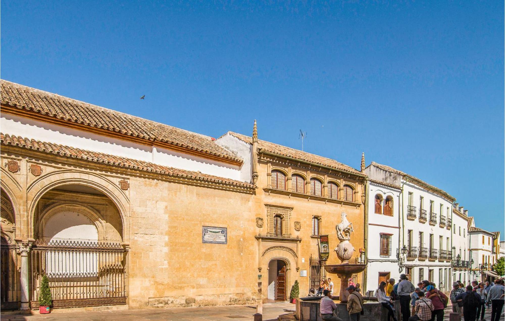 Lovely Apartment In Cordoba With Kitchen ภายนอก รูปภาพ
